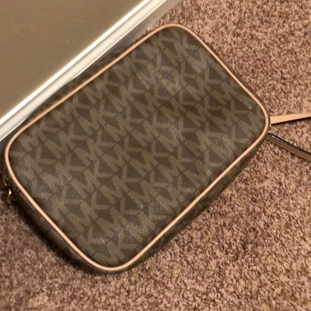 Michael Kors crossbody handbag - Picture 3 of 4